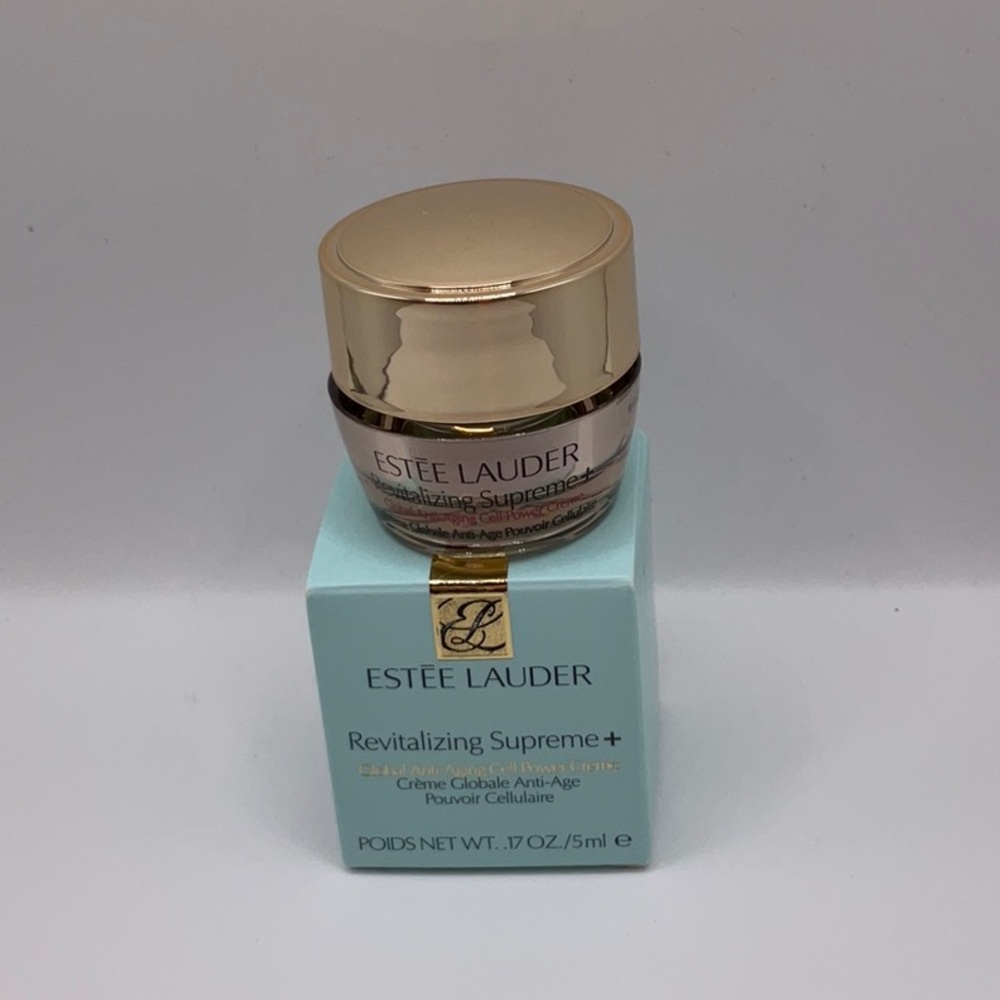 NWT Estée Lauder make-up & Skincare Gift Set - Picture 3 of 11